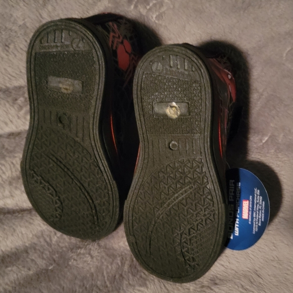 Boys Spiderman shoes - Picture 2 of 7